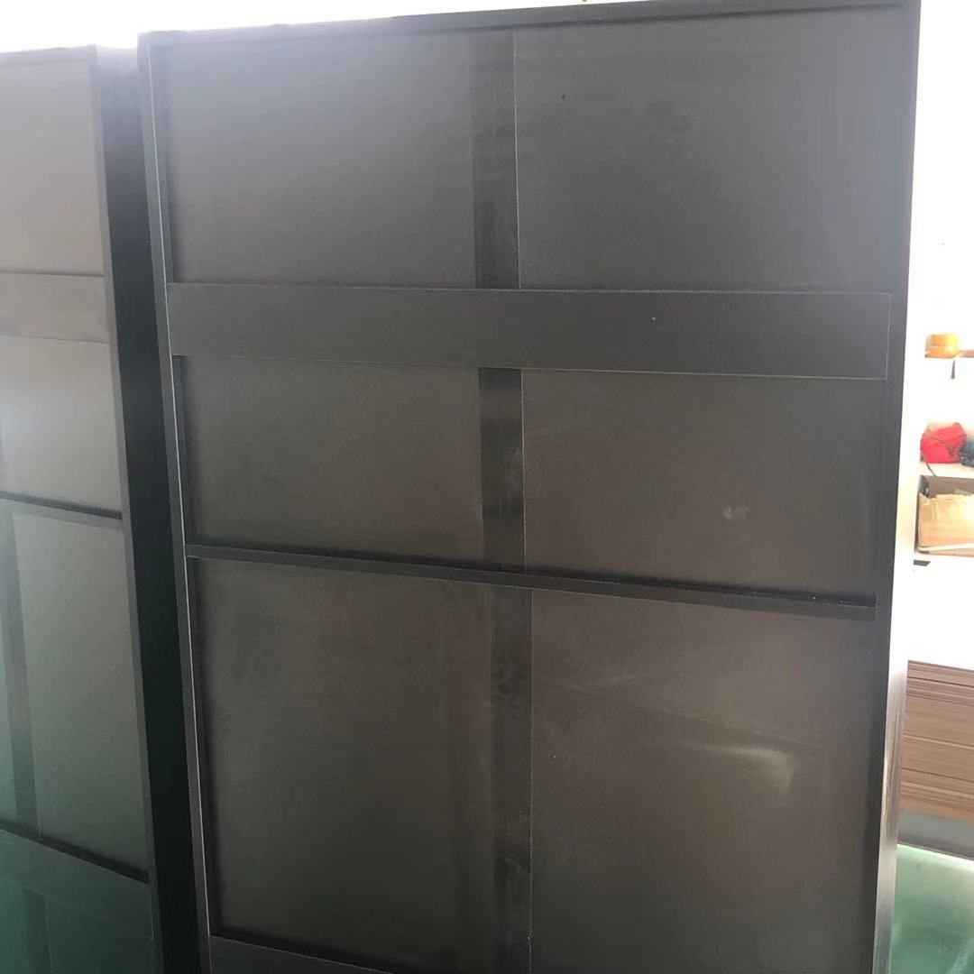 靴のキャビネット