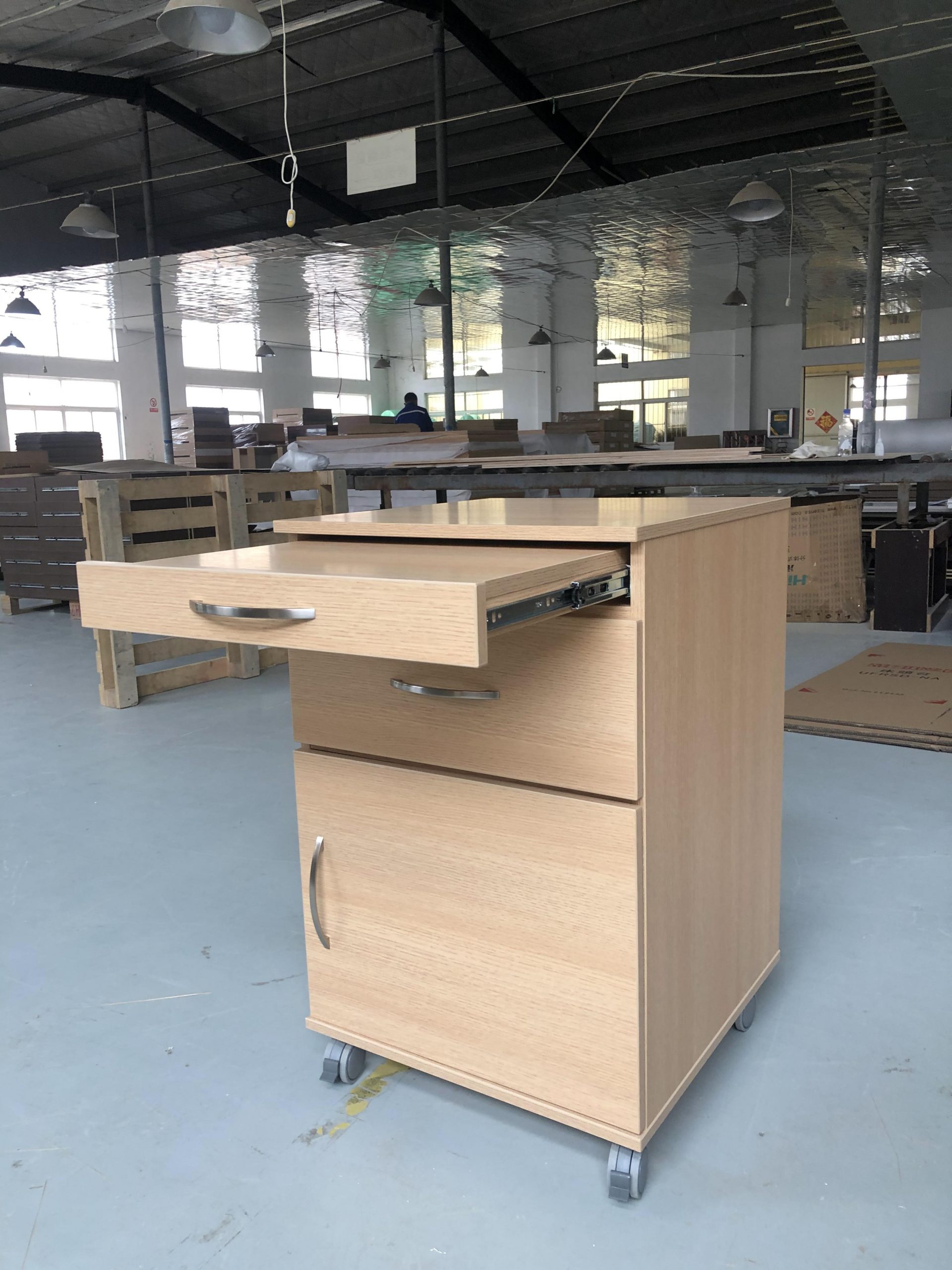 サイドテーブル