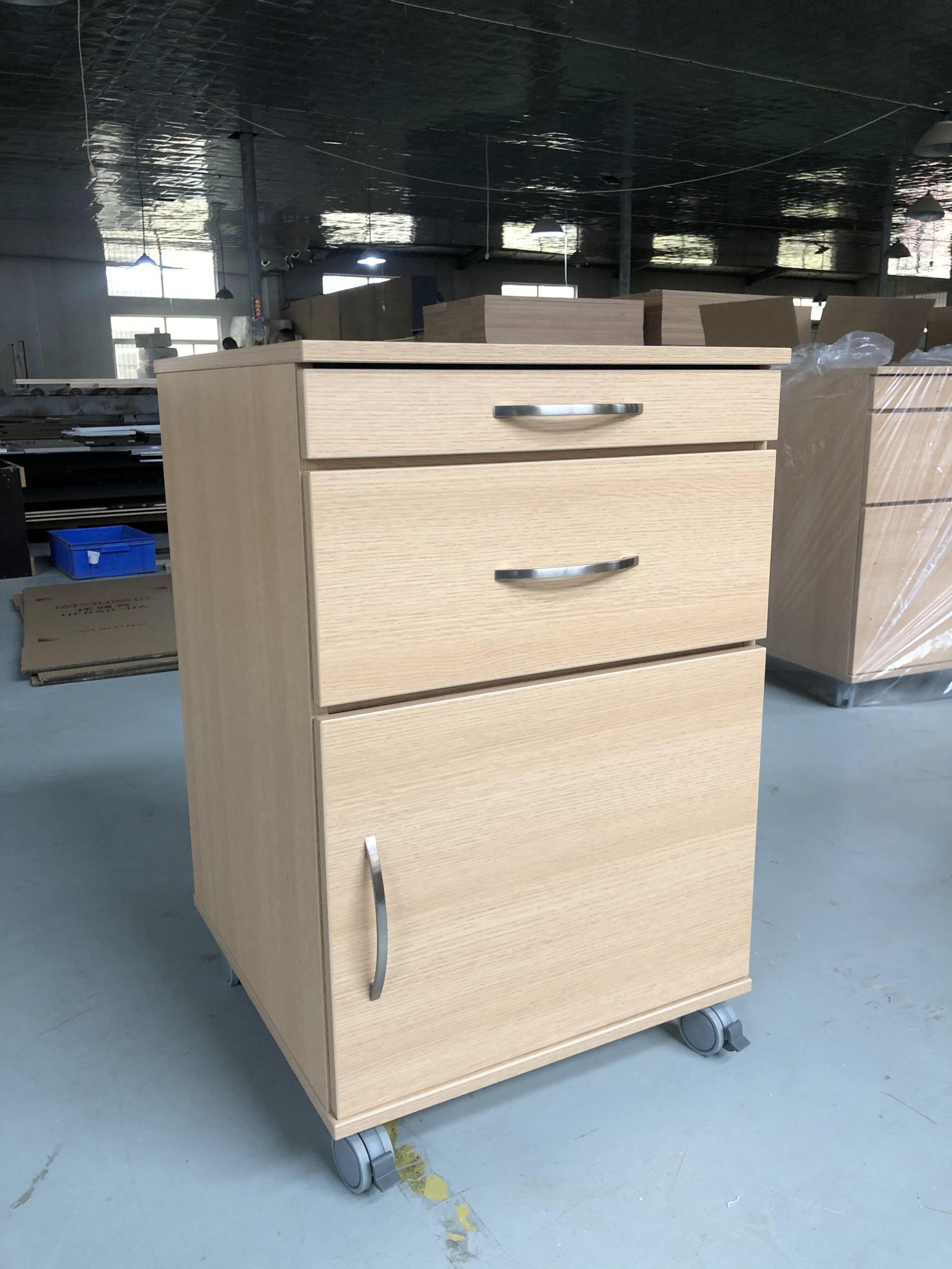 サイドテーブル